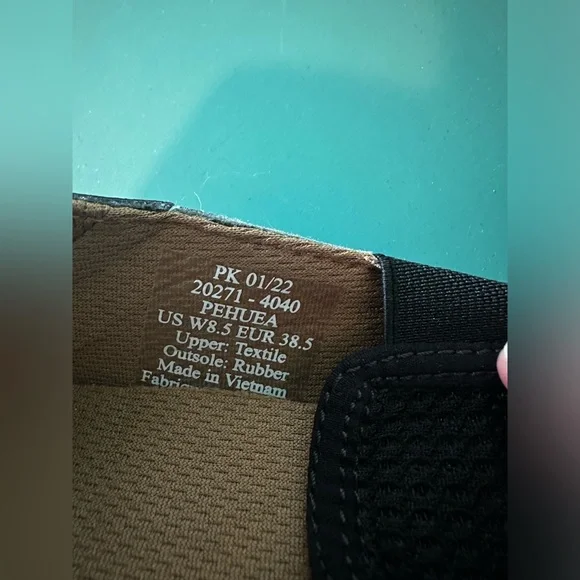 OluKai Pehuea Slip On Loafers BLACK Sz 8.5 - Picture 8 of 8